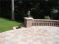 Multiple types of pavers in one patio